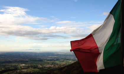 Oggi è lunedì 2 giugno 2025: fatti storici, compleanni famosi, frasi e immagini per dire buongiorno