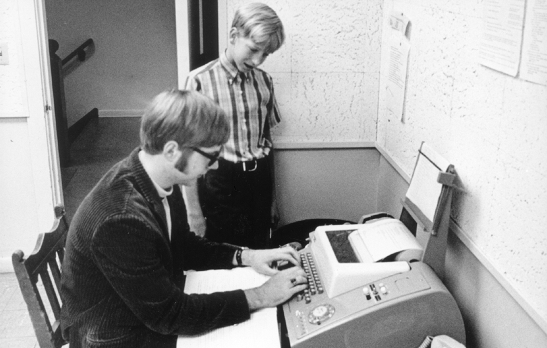 Microsoft compie 50 anni: la storia del colosso tecnologico e le nuove sfide dell'intelligenza artificiale