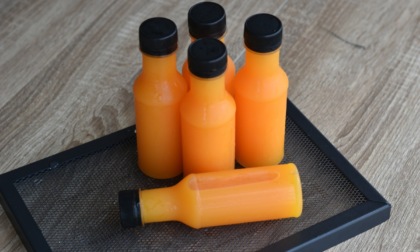 "Costa troppo". La moglie gli fa restituire una bottiglia di succo d'arancia da 5 dollari, lui col rimborso compra due biglietti della lotteria e diventa milionario