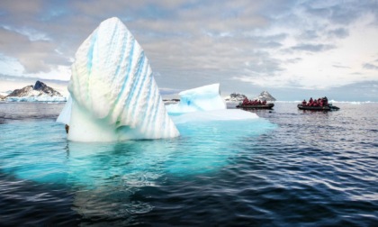 Un gigantesco "mondo sommerso" scoperto sotto un iceberg