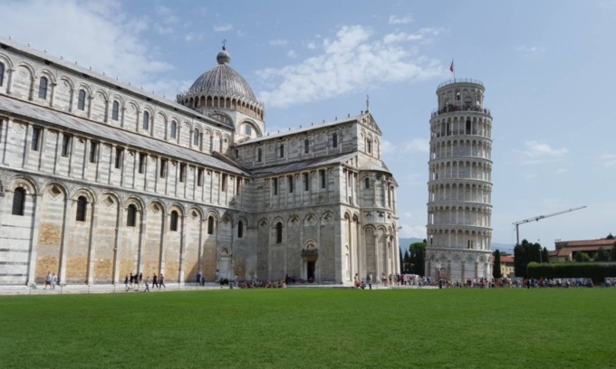 Perché la torre di Pisa pende ma non cade