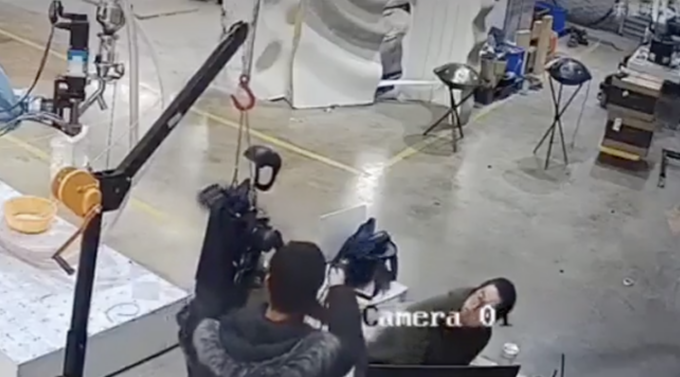 "La ribellione delle macchine": il robot "impazzisce" e colpisce i suoi ingegneri
