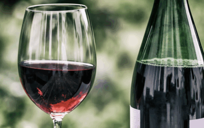 Cercasi 10.000 volontari per bere vino (per la scienza, ovviamente)