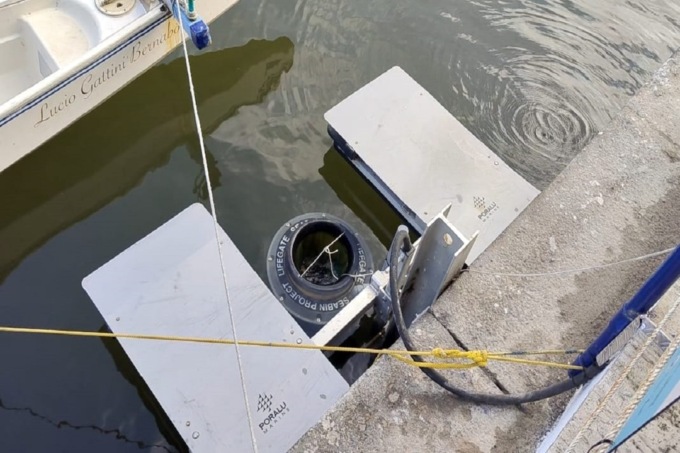 Seabin, il cestino galleggiante che sta ripulendo i mari da centinaia di chili di rifiuti