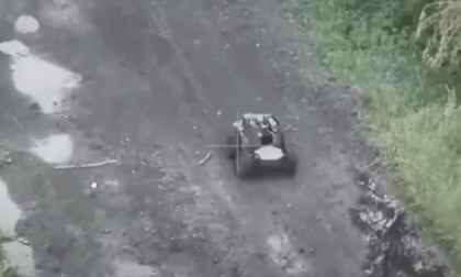 Soldati si arrendono ai robot: la prima resa della storia ad una pattuglia di droni
