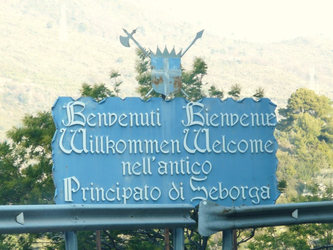 Seborga, il Principato più piccolo d’Italia: dove la monarchia è un hobby e l’ironia è sovrana