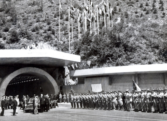 Oggi è giovedì 14 agosto 2025: fatti storici, compleanni famosi, frasi e immagini per dire buongiorno