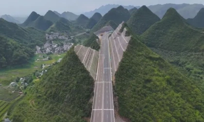 La storia dell'autostrada che ha "affettato" le montagne