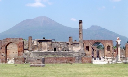 Oggi è domenica 24 agosto 2025: fatti storici, compleanni famosi, frasi e immagini per dire buongiorno
