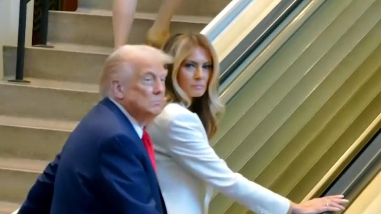 Trump all’Onu e il bizzarro incidente della scala mobile