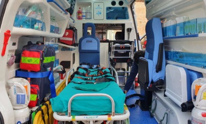 Chiama il 112 per partorire, sull’ambulanza arriva il marito