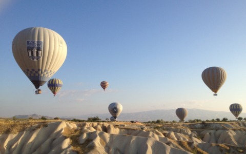 Oggi è venerdì 19 settembre 2025: fatti storici, compleanni famosi, frasi e immagini per dire buongiorno