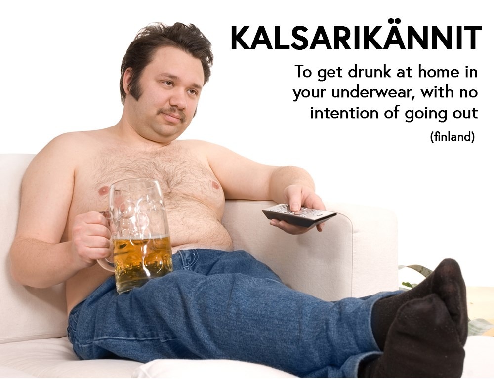 Kalsarikännit: l’arte finlandese di bere da soli a casa in mutande (e sentirsi felici)