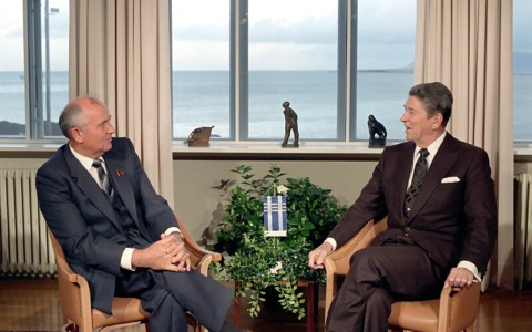 Oggi è sabato 11 ottobre 2025: fatti storici, compleanni famosi, frasi e immagini per dire buongiorno