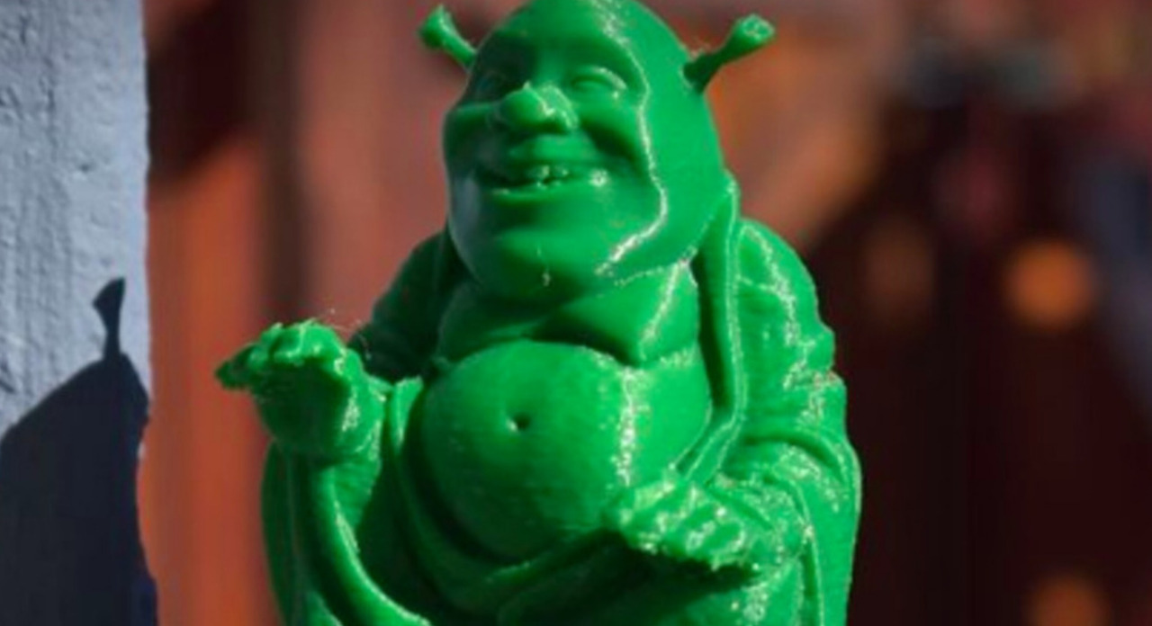 Per quattro anni ha pregato una statuetta di Shrek credendolo… Buddha