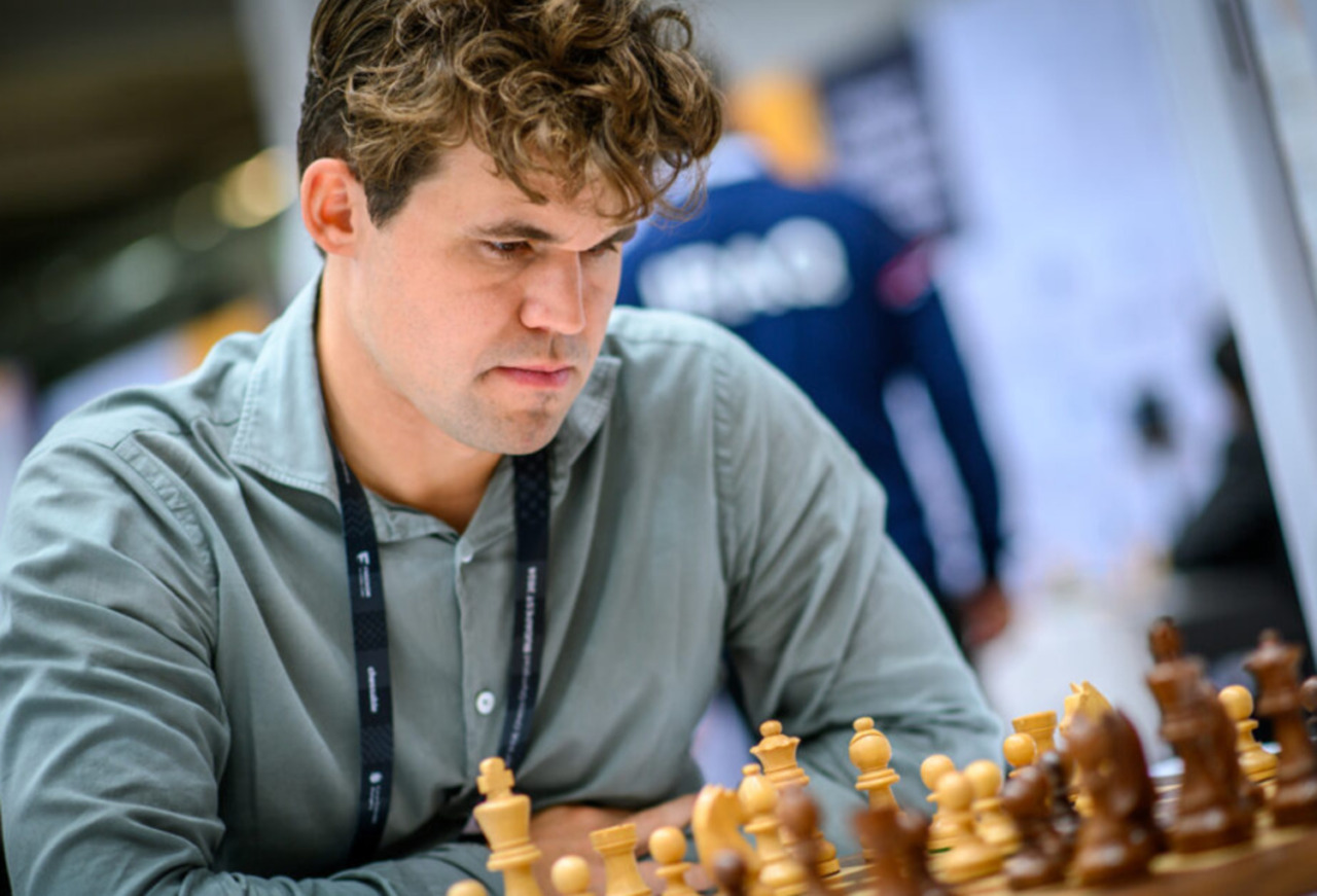 Scacco matto a ChatGPT: lo scacchista Magnus Carlsen batte l’intelligenza artificiale in 53 mosse