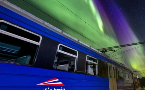 In Norvegia si sono inventati un treno apposta per vedere l’aurora boreale