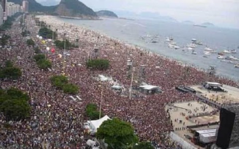 Oggi è mercoledì 31 dicembre 2025: fatti storici, compleanni famosi, frasi e immagini per dire buongiorno