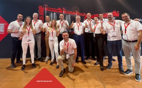 La proprietà di un’azienda di Milano a fine anno rinuncia a 2 milioni di utili e li divide coi suoi mille dipendenti