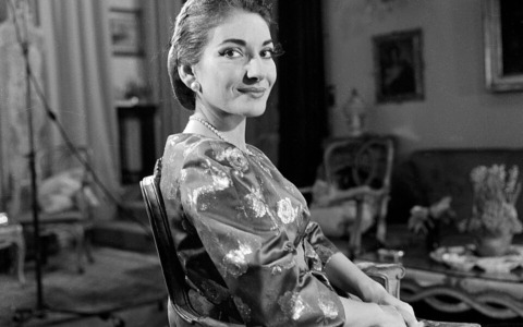 Oggi è martedì 2 dicembre 2025: fatti storici, compleanni famosi, frasi e immagini per dire buongiorno