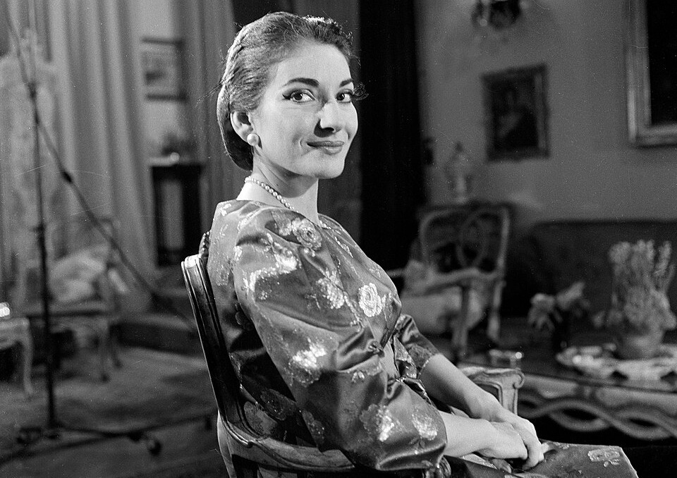 Oggi è martedì 2 dicembre 2025: fatti storici, compleanni famosi, frasi e immagini per dire buongiorno