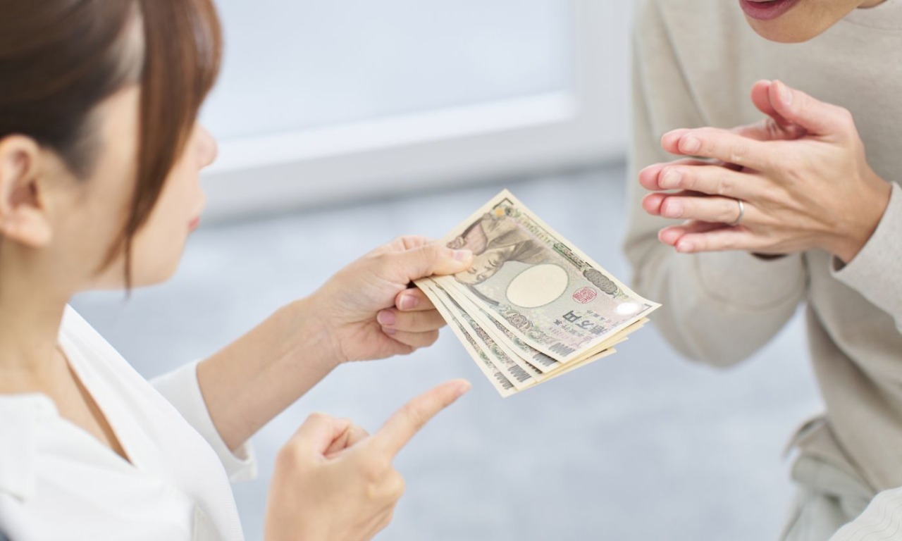 In Giappone i mariti consegnano lo stipendio alla moglie e ricevono solo una paghetta mensile