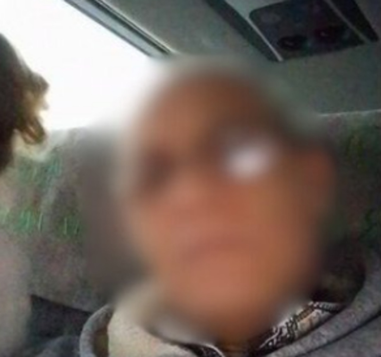 Italiano sull’autobus verso l’Ucraina si mette ad elogiare Putin. Fermato alla frontiera ed espulso per tre anni