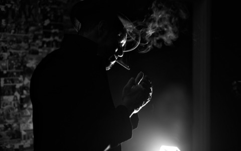 “Esco a fumare una sigaretta” e sparisce dalla festa di Capodanno. La compagna chiama i soccorsi: lo ritrovano a casa a dormire