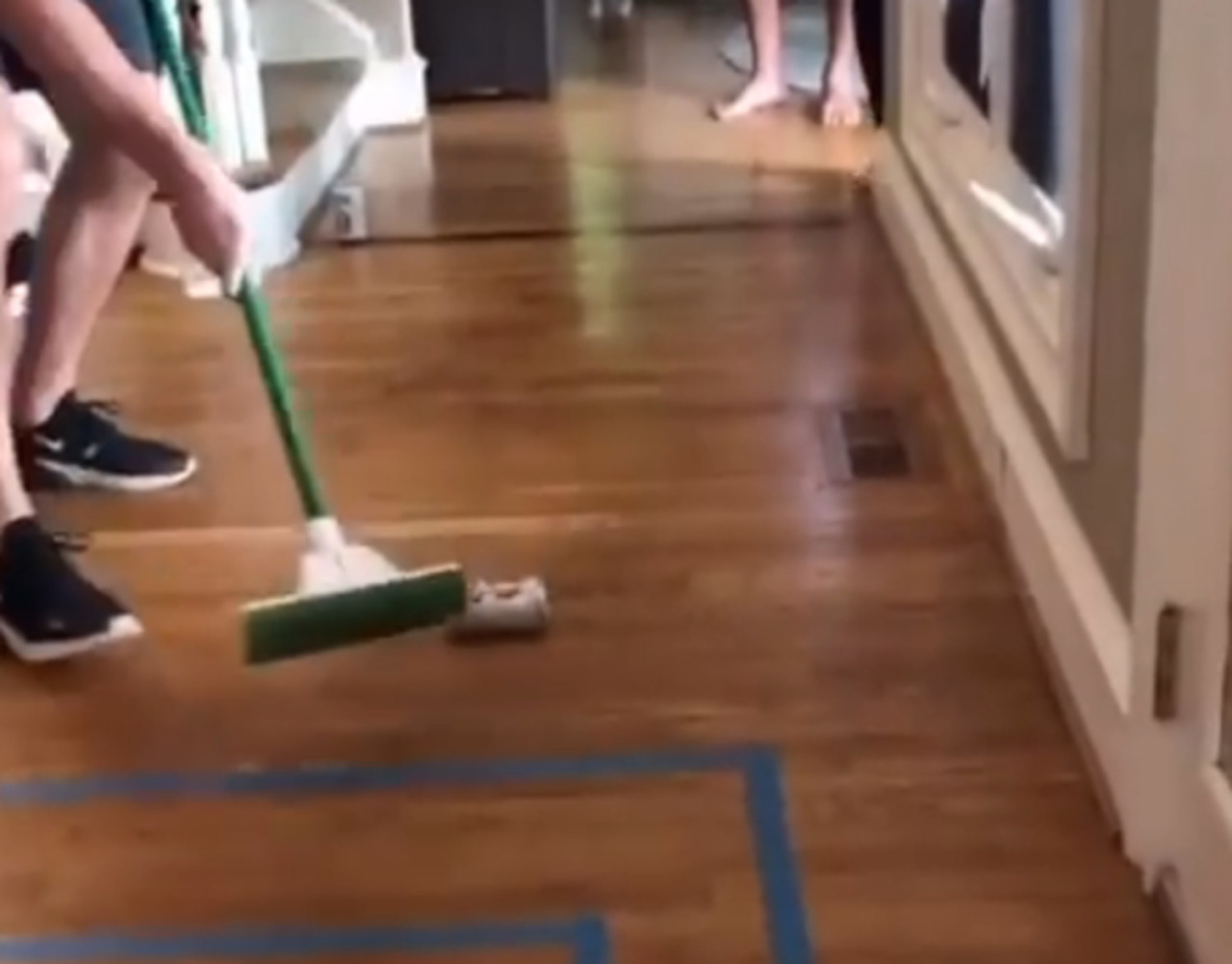 E’ curling mania: da sport olimpico a fenomeno virale