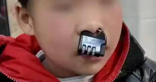 Bambino si incastra un lucchetto nel naso: devono intervenire i Vigili del fuoco