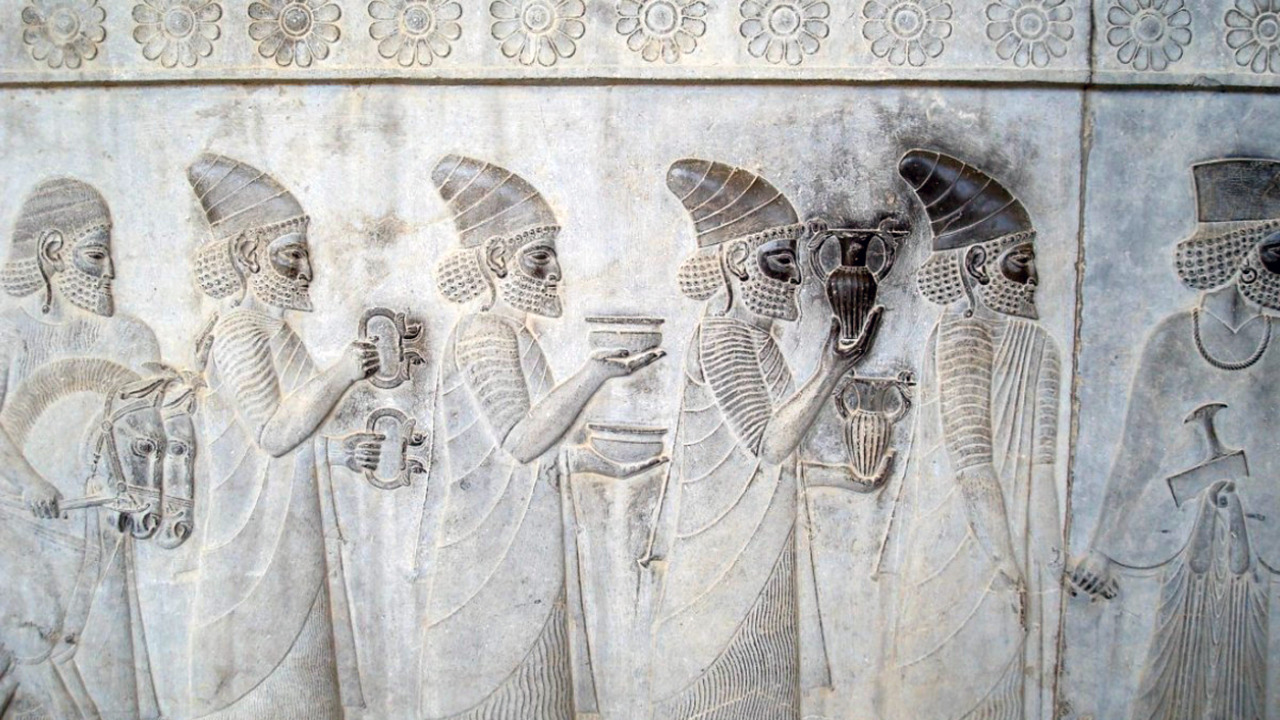 Nell’antico Iran le decisioni si prendevano sia da sobri che da ubriachi: se l’idea funzionava in entrambi i casi, andava bene