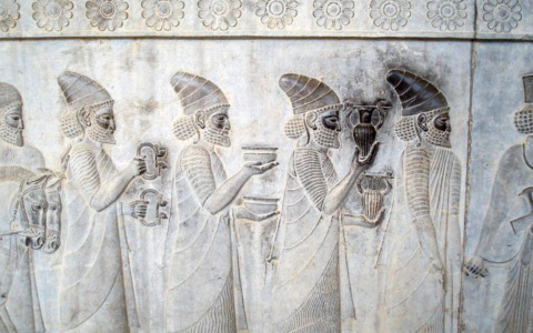 Nell’antico Iran le decisioni si prendevano sia da sobri che da ubriachi: se l’idea funzionava in entrambi i casi, andava bene