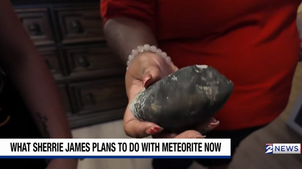 Meteorite precipita in una casa a Houston: colpita la camera da letto