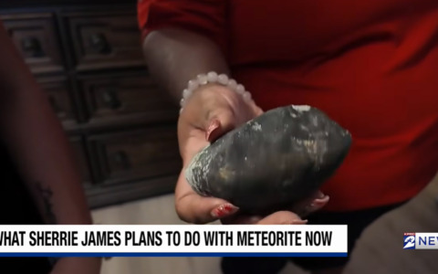 Meteorite precipita in una casa a Houston: colpita la camera da letto