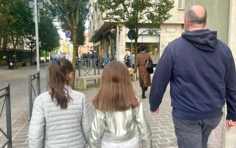 Altra baby strigliata al sindaco, che questa volta risponde offrendo… la merenda