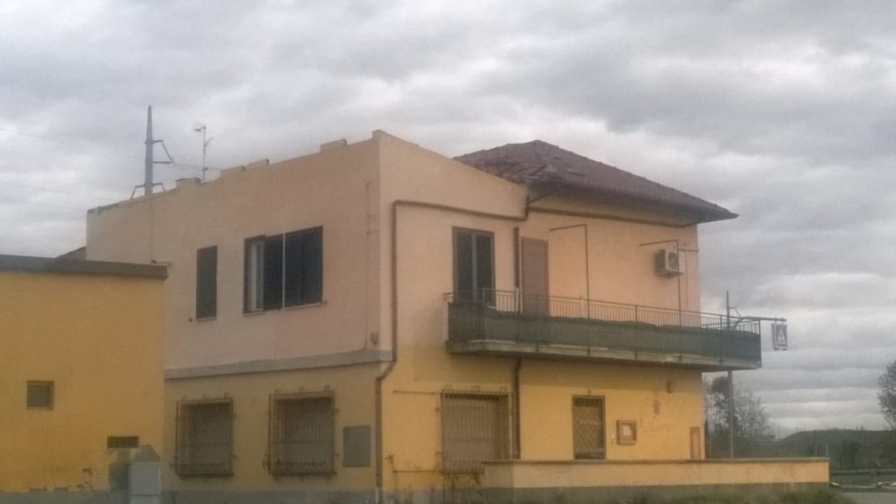 Tromba d’arie le distrugge casa: 30mila euro per ricostruirla, poi ne chiedono indietro 23mila