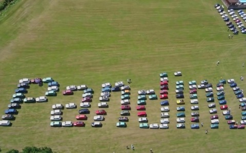 “Panda a Pandino” da record: 1.219 Fiat Panda invadono il paese per il raduno internazionale