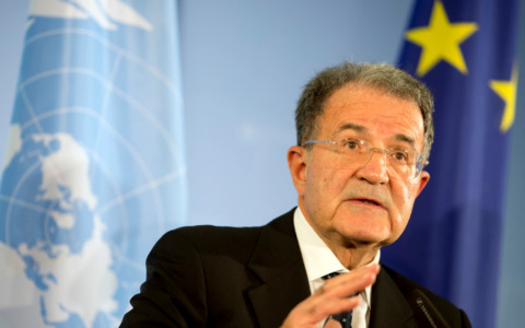 “Con l’euro lavoreremo un giorno in meno”: la frase attribuita a Romano Prodi è una bufala