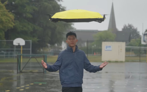 L’ombrello volante che segue le persone, nasce in Canada un incredibile drone anti-pioggia