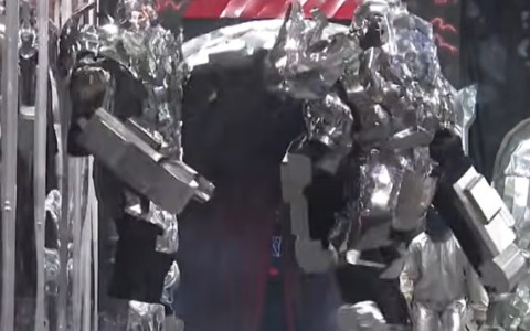 A Detroit sbarca lo show dei robot combattenti guidati da umani